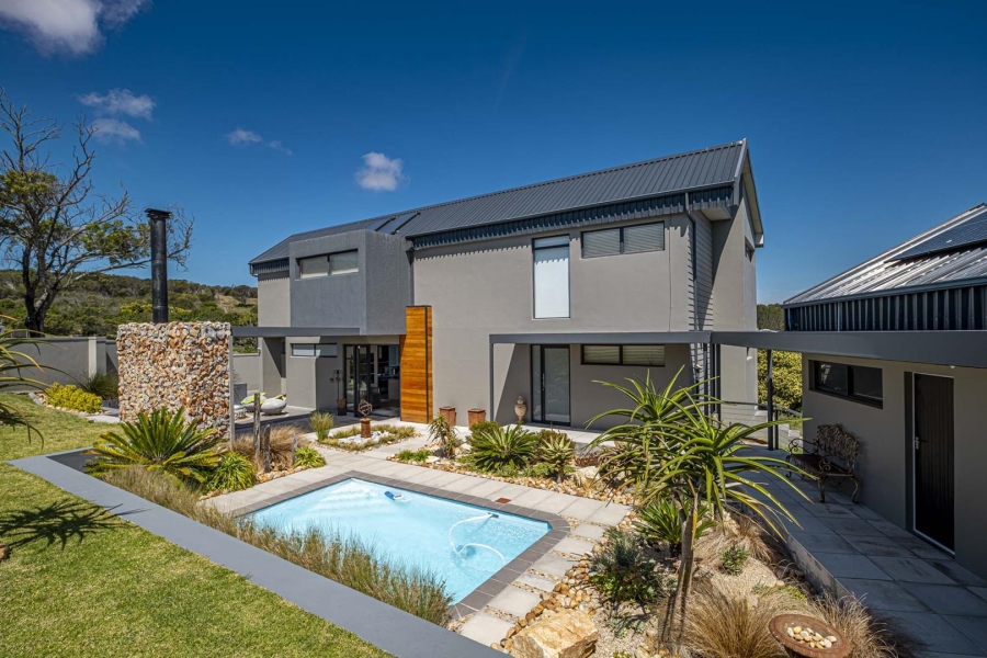 4 Bedroom Property for Sale in Kragga Kamma Eastern Cape